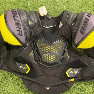 Intermediate Medium Bauer Supreme Ultrasonic Shoulder Pads