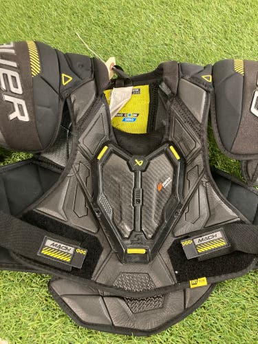 Medium Intermediate Bauer Supreme Mach Shoulder Pads (Used)