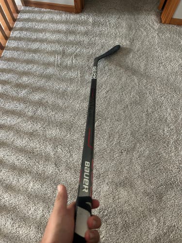 Senior Bauer Vapor Team Right Handed Hockey Stick P28 (Used)
