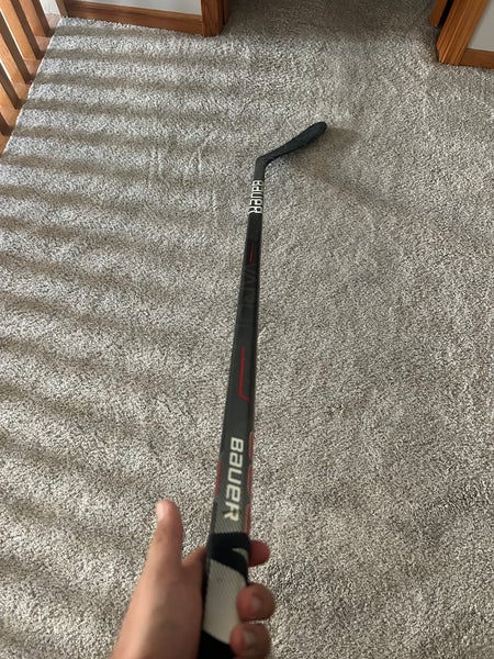 Senior Bauer Vapor Team Right Handed Hockey Stick P28 (Used)
