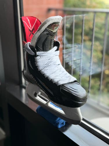 Bauer Vapor X5.0 Hockey Skates Regular Width Size 3 (Used)