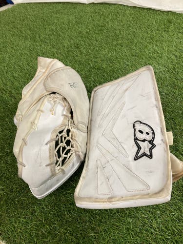 White Youth Brian's Netzero Goalie Gloves & Blockers Regular (Used)
