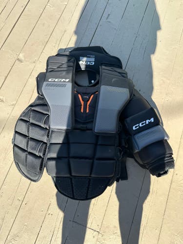 Large 2024 CCM Pro Spec Goalie Chest Protector size fit 2(Used)