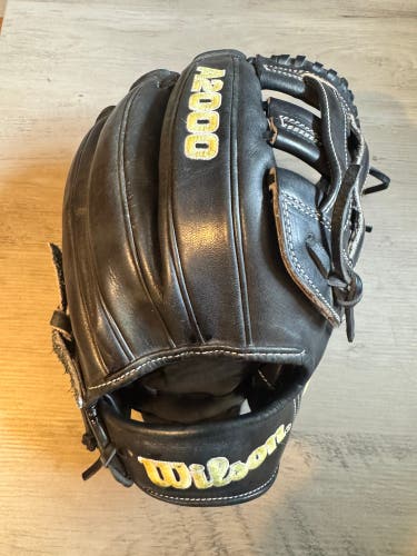 Wilson A2000 RH Infield Baseball Glove 11.5" (Used)