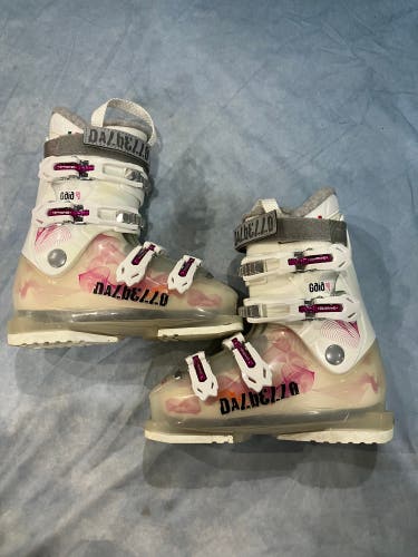 Mondo 22 & 22.5 Kid's Dalbello Gaia 4 All Mountain Ski Boots Soft Flex (Used)