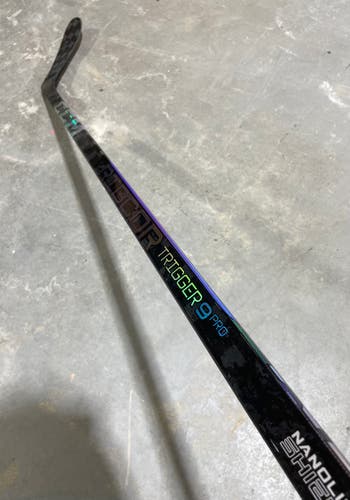 CCM Trigger 9 Pro Stock Hockey Stick Grip 85 Flex P28 Right 3316