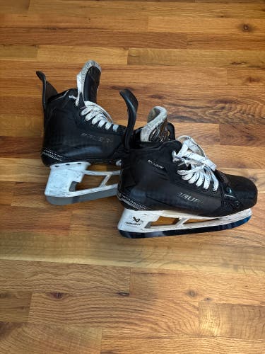 2024 Bauer Supreme Shadow Hockey Skates Regular Width 6.5 (Used) with extra set of blades