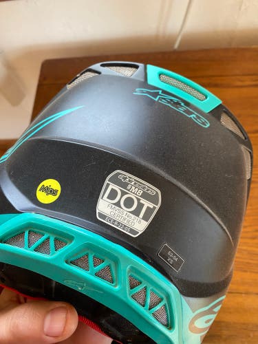 Sm8 alpinestar helmet