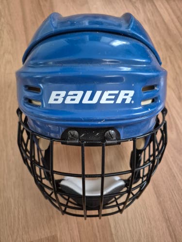 Large Bauer 3000 Helmet (Used)