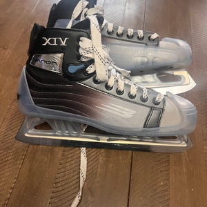 Bauer Vapor XXX Hockey Goalie Skates Regular Width 10 (New)