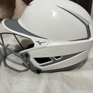 Small / Medium Mizuno F6 Batting Helmet (Used)