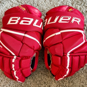 Bauer Vapor Hyperlite Gloves  Red Junior 11" (Used)