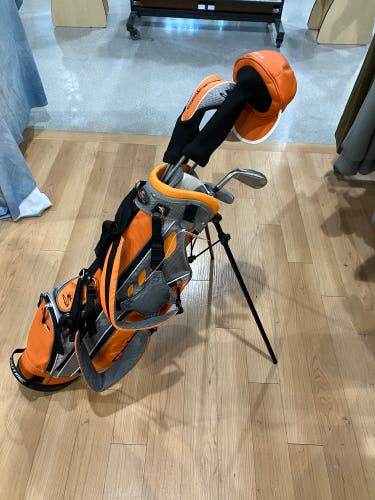Junior Cobra Junior Full Set Clubs (Full Set) Right Handed 6 Clubs( Used)