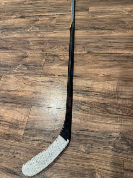 Junior Bauer Nexus Tracer Left Hand Hockey Stick P28 20 Flex (Used)