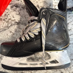 Bauer Supreme Matrix Hockey Skates Regular Width Size 5 (Used)