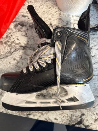 Bauer Supreme Matrix Hockey Skates Regular Width Size 5 (Used)