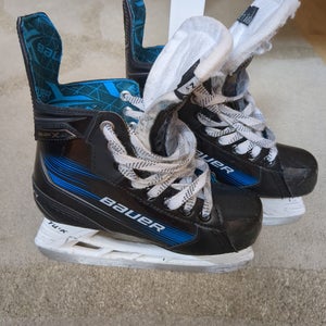 2024 Bauer X Hockey Skates - Size 2.5 (Regular Width) Used one season