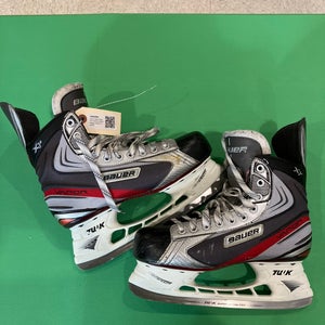 Senior Bauer Vapor X3.0 Hockey Skates Regular Width 9.5 (Used)