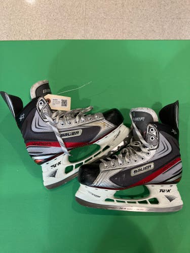 Senior Bauer Vapor X3.0 Hockey Skates Regular Width 9.5 (Used)