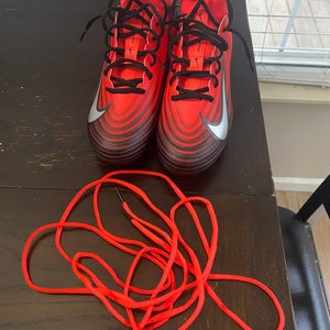 Unisex Size M 8.0 (W 9.0) Adult Nike Cleats (New)