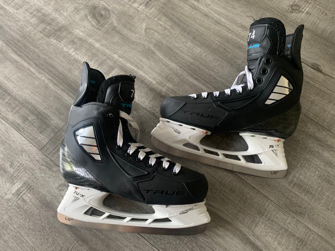 Junior New True Pro Custom Hockey Skates Regular Width Pro Stock Size 5