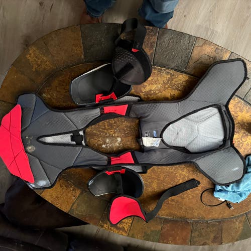 Men's Senior XL Bauer Vapor 3X Pro Shoulder Pads  (Used)