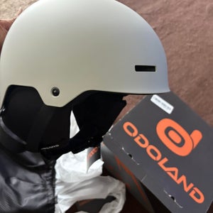 Unisex Medium Helmet (New) ski helmet snow board helmet