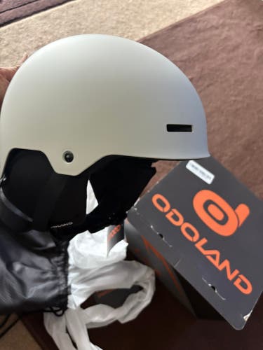 Unisex Medium Helmet (New) ski helmet snow board helmet