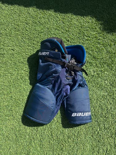 Intermediate Medium Navy Bauer HP Pro Hockey Pants (Used)
