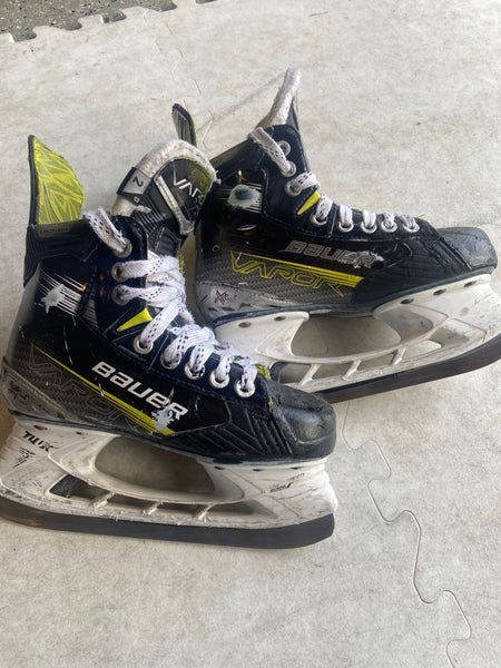 2023 Bauer Vapor X4 Hockey Skates Regular Width Size 2 (Used)