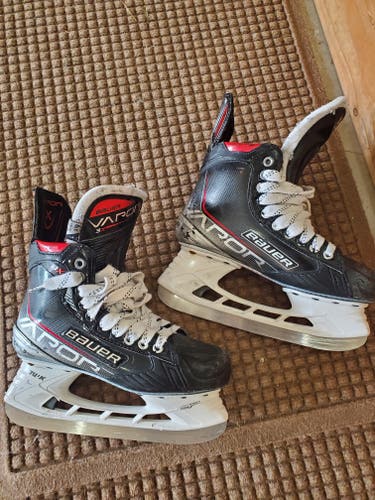 Used Intermediate Bauer Vapor 3X Hockey Skates Regular Width 6.5