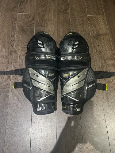 Intermediate Bauer Supreme 3S Pro 13" Shin Pads (Used)