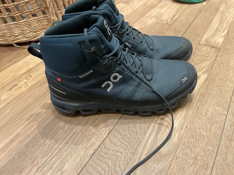 Blue Men's Adult Size M 10.0 (W 11.0) (Used)