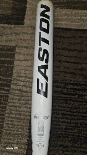 Easton FP23GHUL10 Bat (-10) 22 oz 32" (Used)