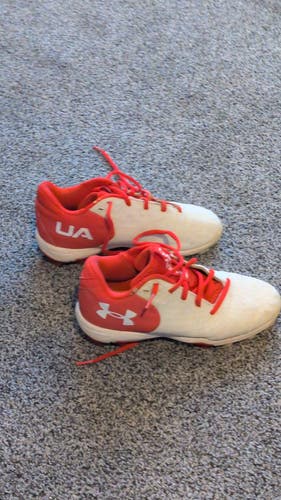 Red Kid's 2Y Youth Under Armour Low Top Molded Cleats (Used)