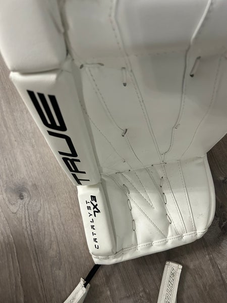 29" True Catalyst 7X3 Goalie Leg Pads (Used)