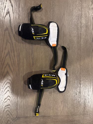 Youth Large CCM Super Tacks AS1 Elbow Pads (Used)
