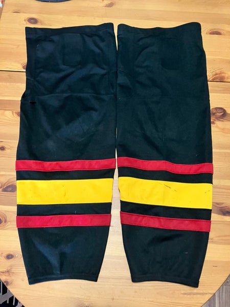 Black with yellow maroon strips - 30”