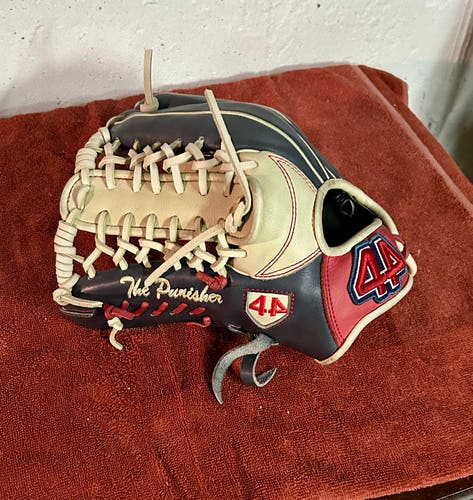 44 Pro Signature Series LHT Infield / Pitchers Glove 11.75"