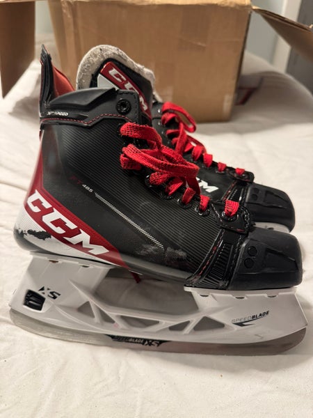 CCM JetSpeed FT485 Hockey Skates Wide Width Size 4.5 (Used)