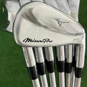 Mizuno Pro 225 Forged Iron Set 4-P / KBS Tour C-Taper 120 Stiff