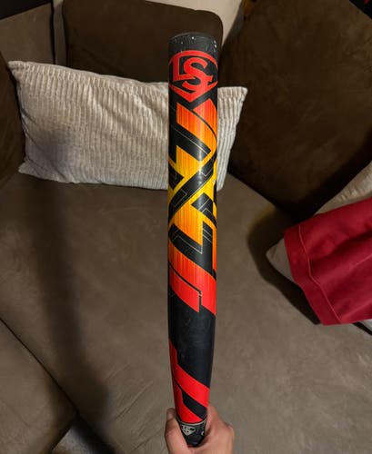 2022 Louisville Slugger LXT Composite Bat (-10) 23 oz 33" (Used)