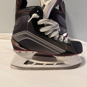 Bauer Vapor X600 Hockey Skates Regular Width Size 5.5 (Used)