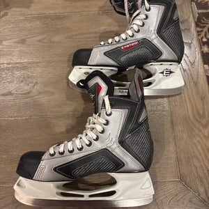 Easton SE2 Hockey Skates 9 (Used)