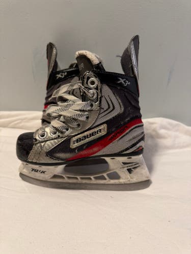 Bauer Vapor X3.0 Hockey Skates Regular Width 11 (Used)