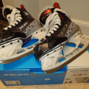 Bauer Vapor X3.7 Intermediate 4 Width D