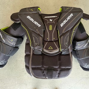 XL 2024 Bauer Prodigy Goalie Chest Protector (Used)