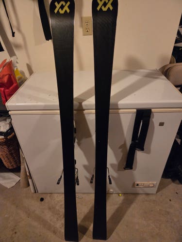 Racing Volkl Racetiger SL Skis With Bindings Max Din 10 (Used)