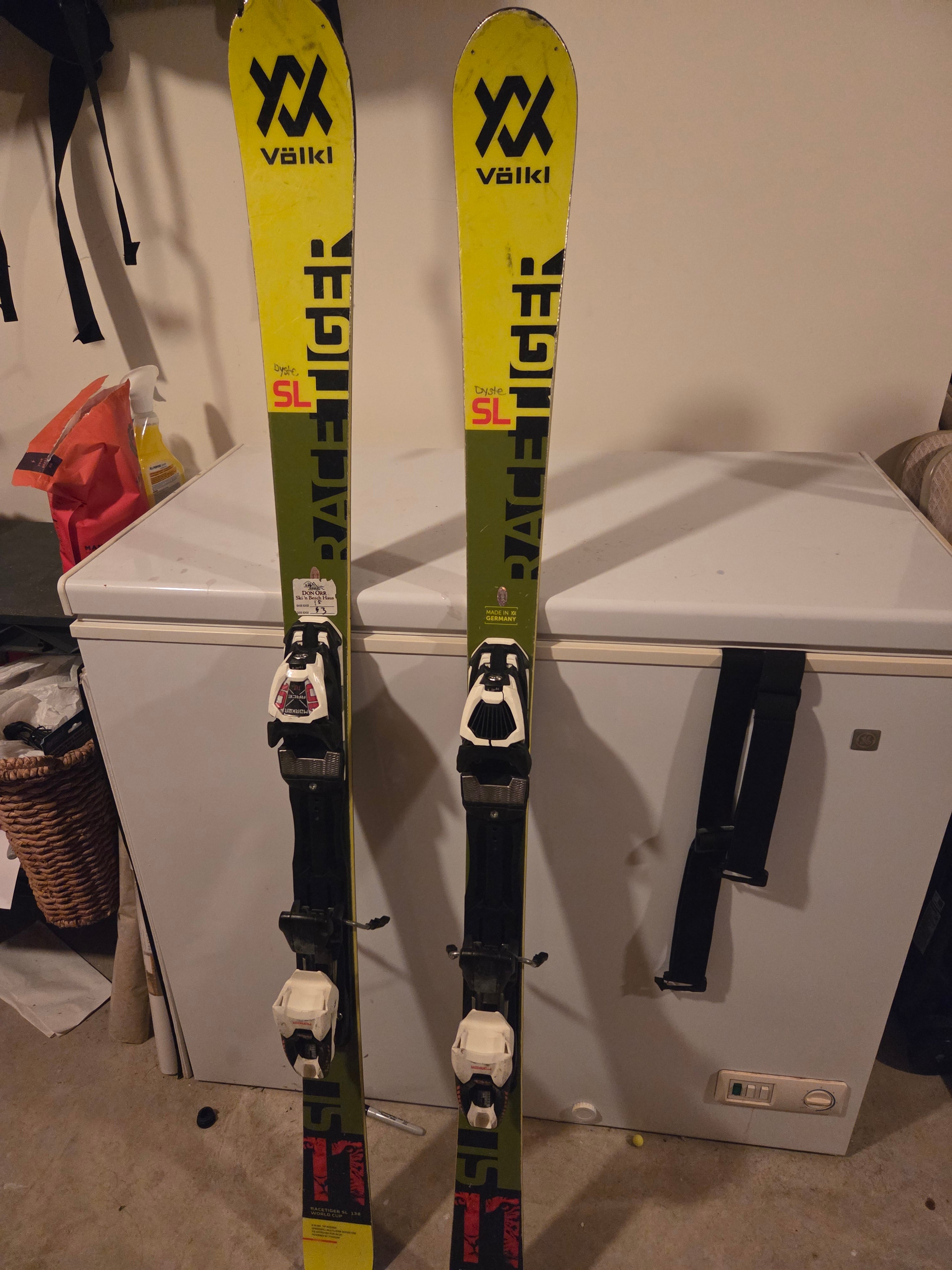 Volkl 183 cm Racing Racetiger GS Skis With Bindings Max Din 16