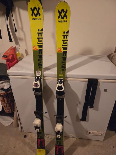 Racing Volkl Racetiger SL Skis With Bindings Max Din 10 (Used)